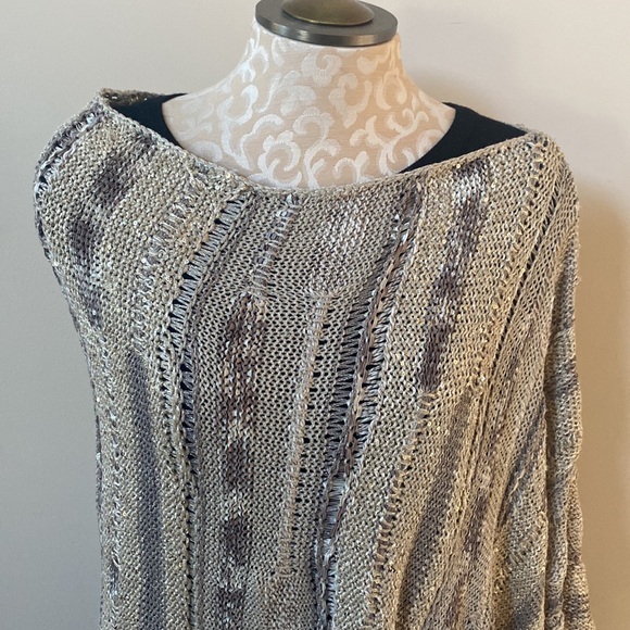 Chico’s Gold Poncho - Picture 4 of 13